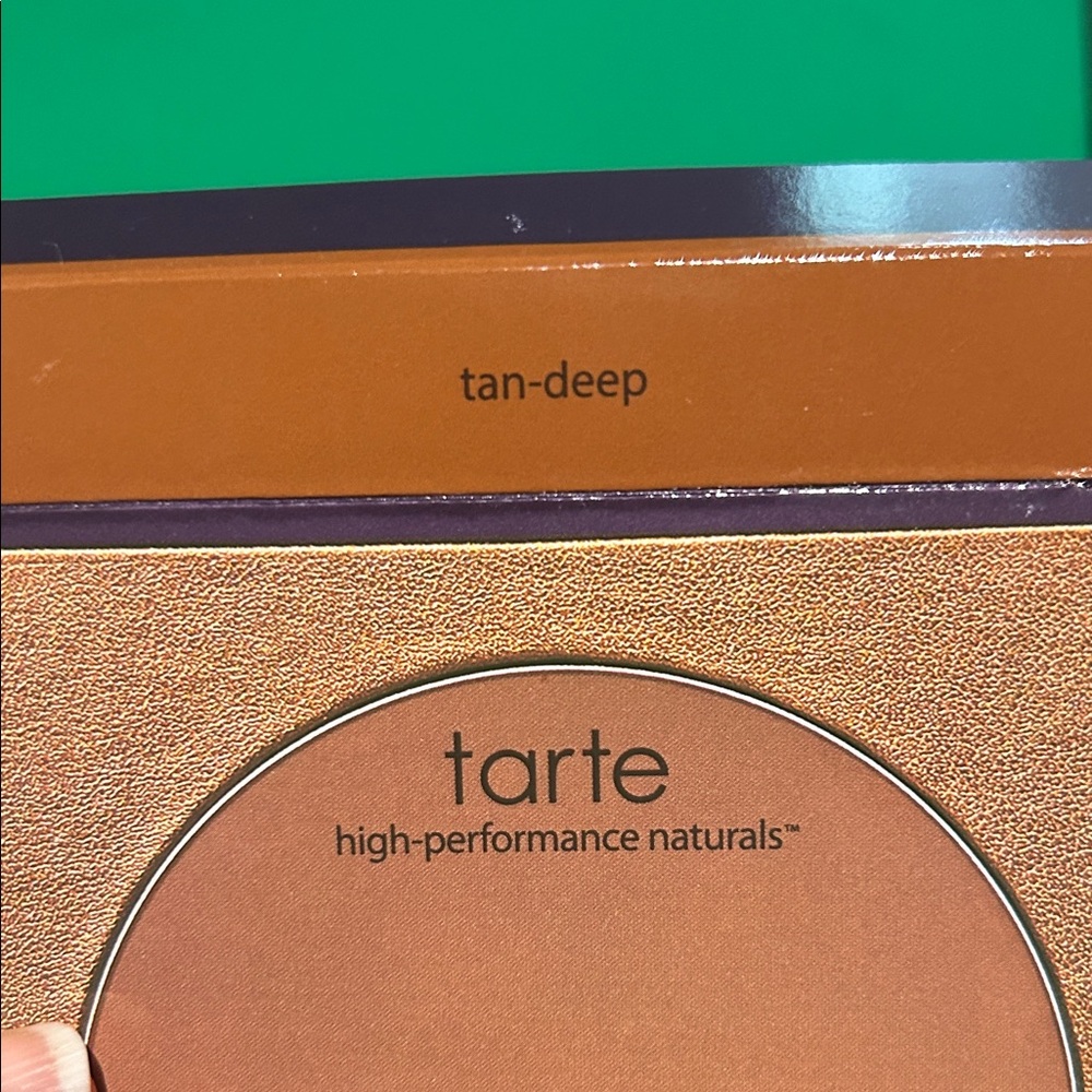 tarte Park Ave Princess Matte Bronzer - Brown & Gold Packaging - Picture 4 of 4